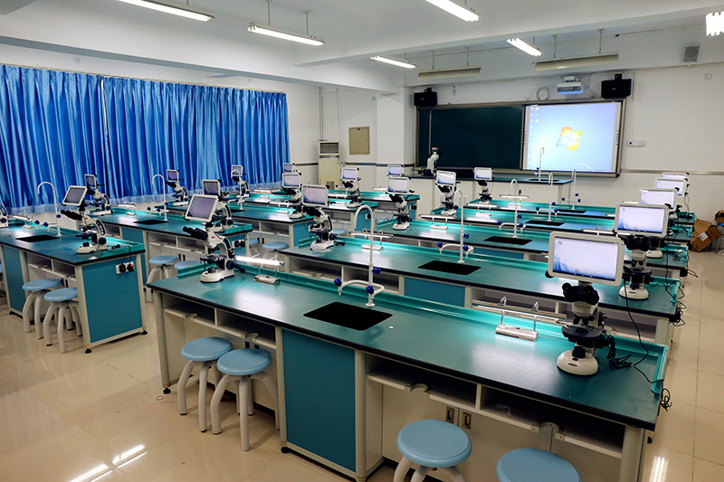 9.生物实验室.jpg